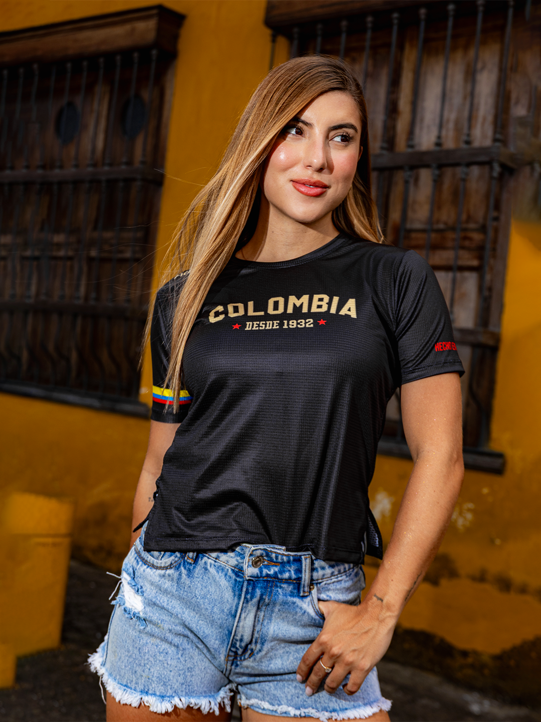 CAMISETA CORTA COL BASIC NEGRA