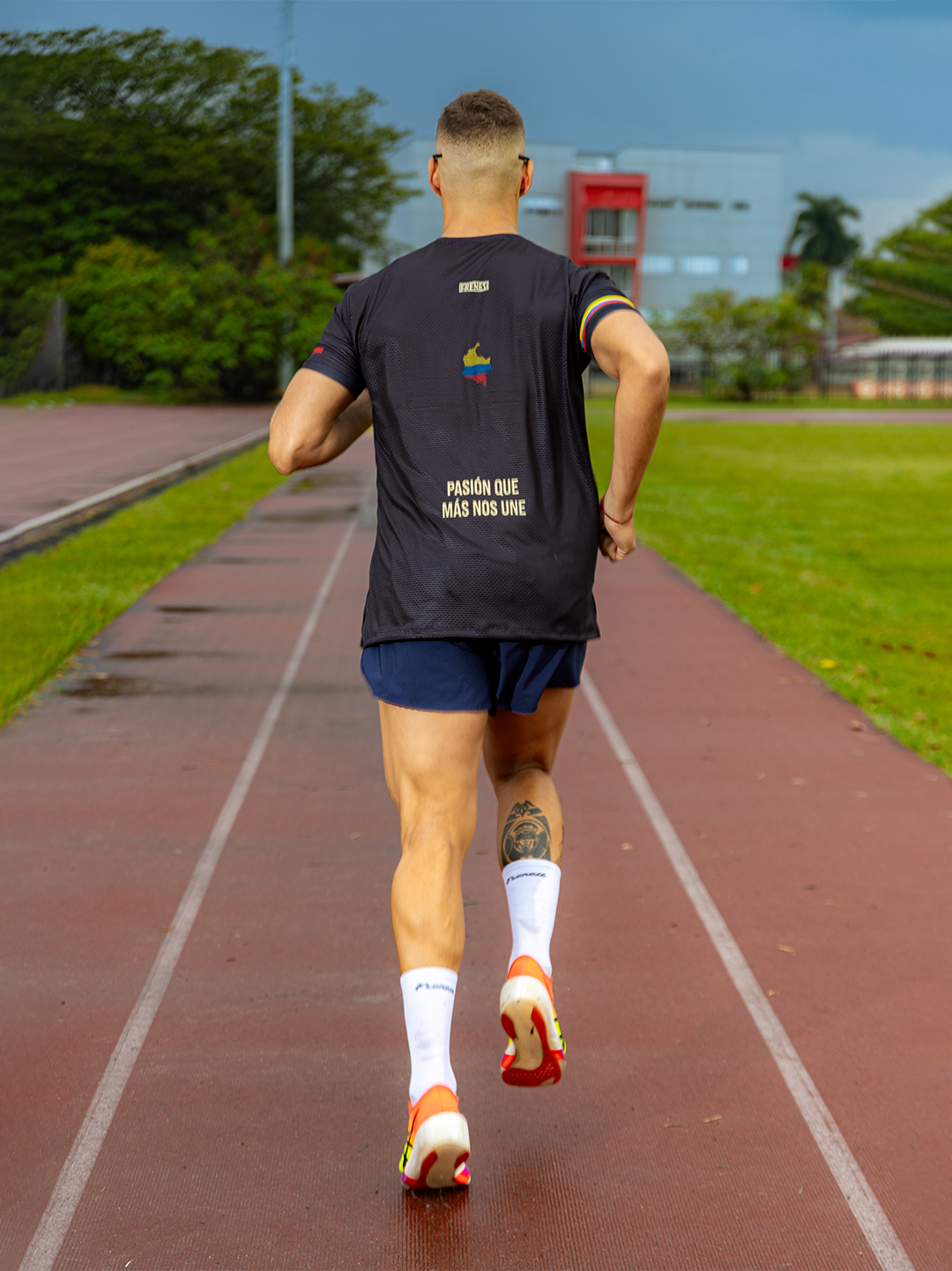 CAMISETA RUNNING COL BASIC NEGRO