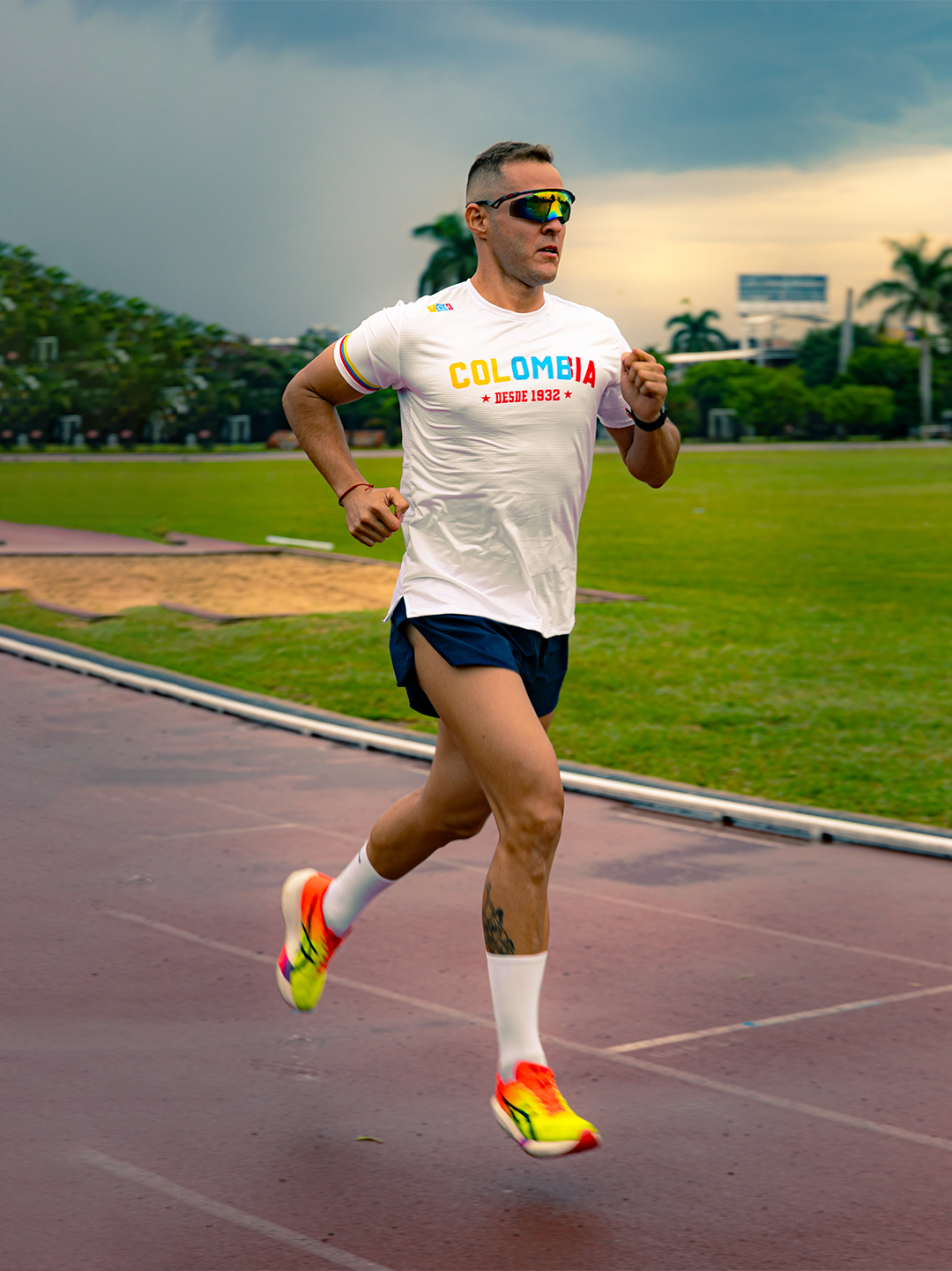 CAMISETA RUNNING COL BASIC BLANCA