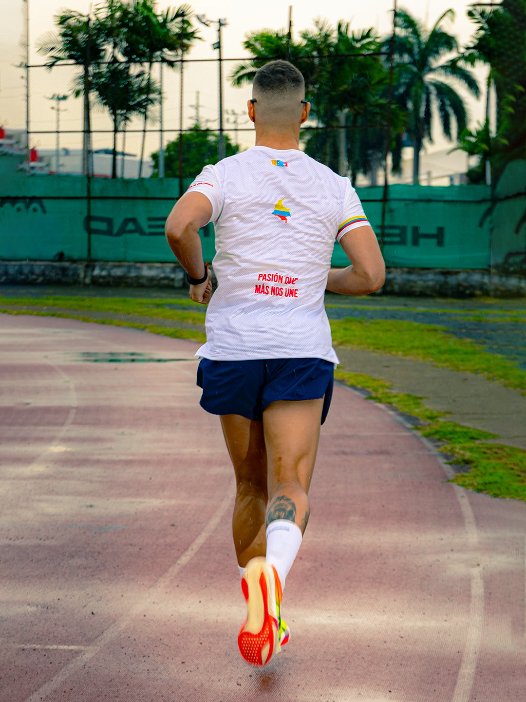 CAMISETA RUNNING COL BASIC BLANCA