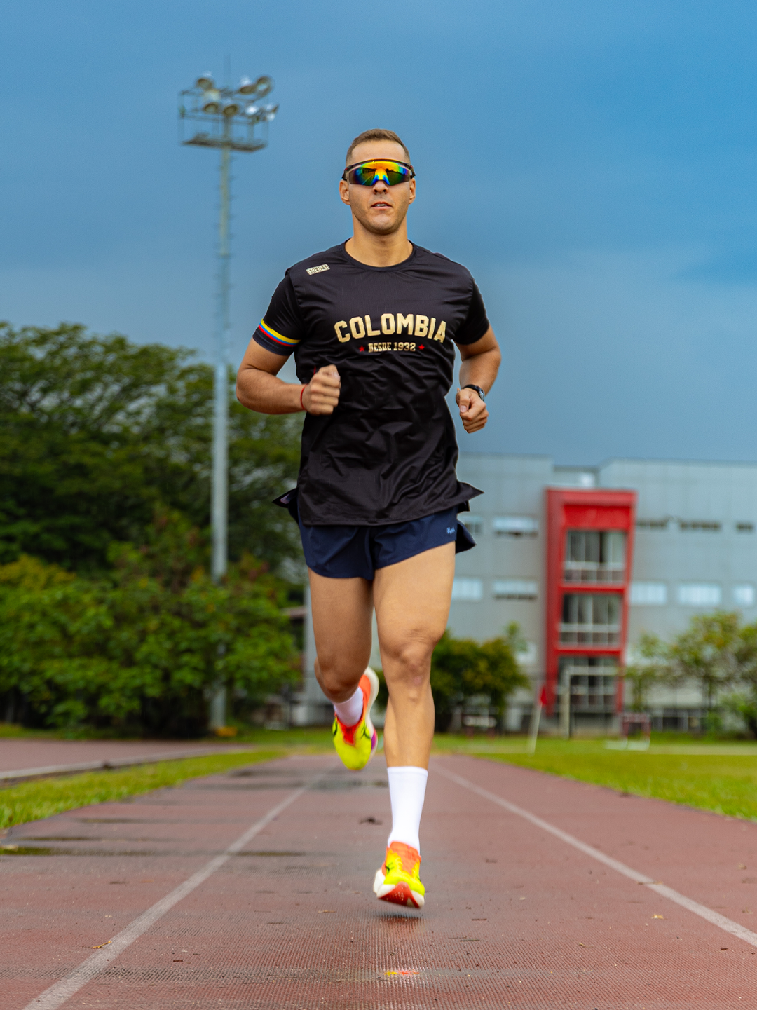 CAMISETA RUNNING COL BASIC NEGRO